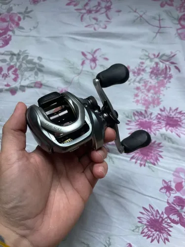 CARRETILHA SHIMANO CURADO 201HG