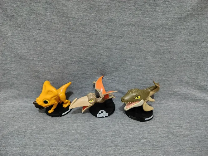 3 brindes Jurassic word domínio bobs