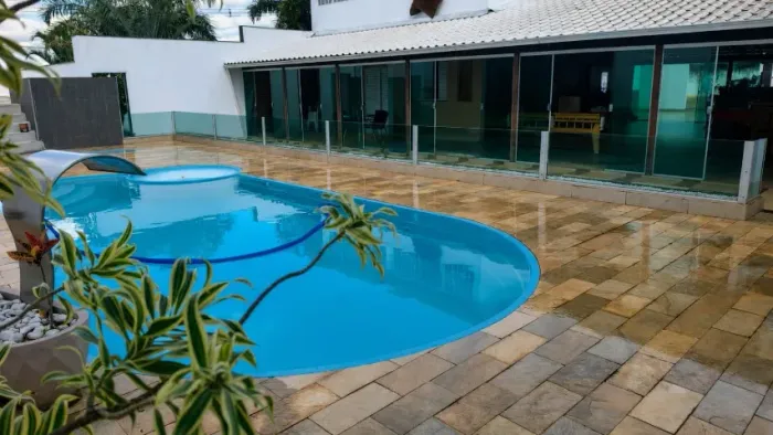 Casa Maravilhosa à Venda no Centro de Marilândia | Piscina Aquecida, 4 Quartos e Campo