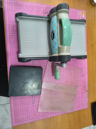 "Máquina de Corte Sizzix Fabi / Big Shot (Funcionando Perfeitamente)"