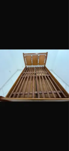 vendo cama de casal de madeira maica 