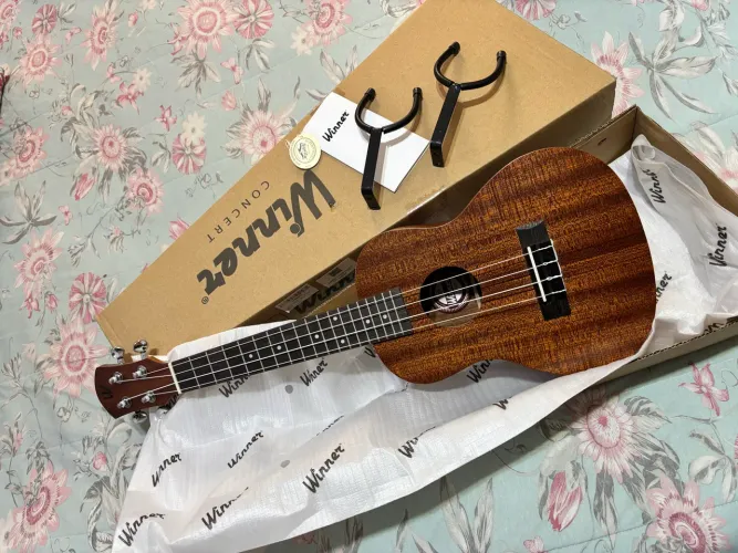 Ukulele Winner Concert 23, novo, sem uso, na caixa original