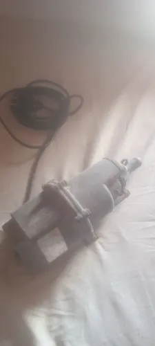 VENDO / TROCO BOMBA SUBMERSA 220 V