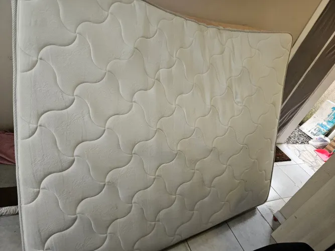 Colchão Queen Cristalflex molas ensacadas individualmente