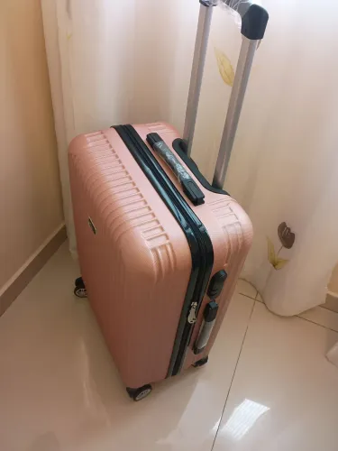 Vendo MALA de VIAGEM Média 65x42x26 NUNCA USADA 250.00<br>Medidas: 65x42x26<br>Medidas: 65x42x26