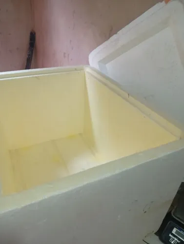 Vendo 4 caixas de isopor térmicas