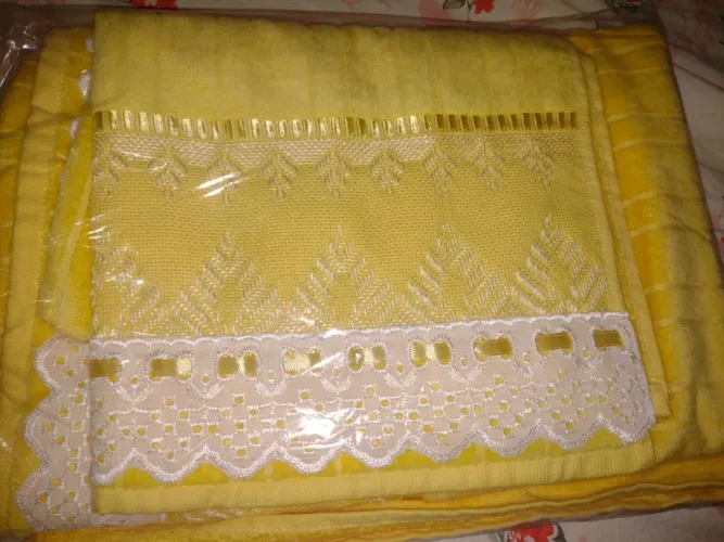 Lindo Kit de Toalhas Bordadas 