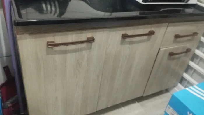 Pia nova com a tampo preto