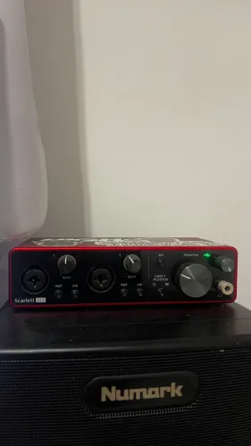 Interface de Áudio Scarlett 2i2 Seminova - Pra sair HJ!