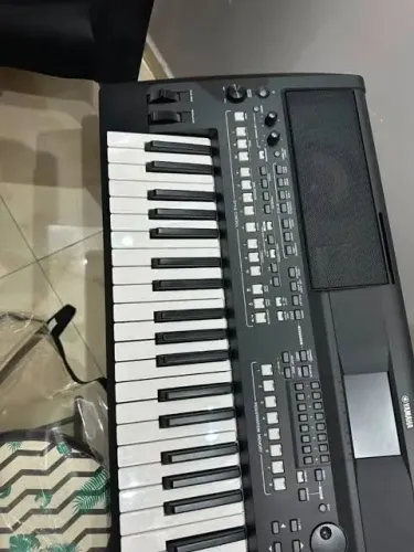 Teclado yamaha psr sx 600