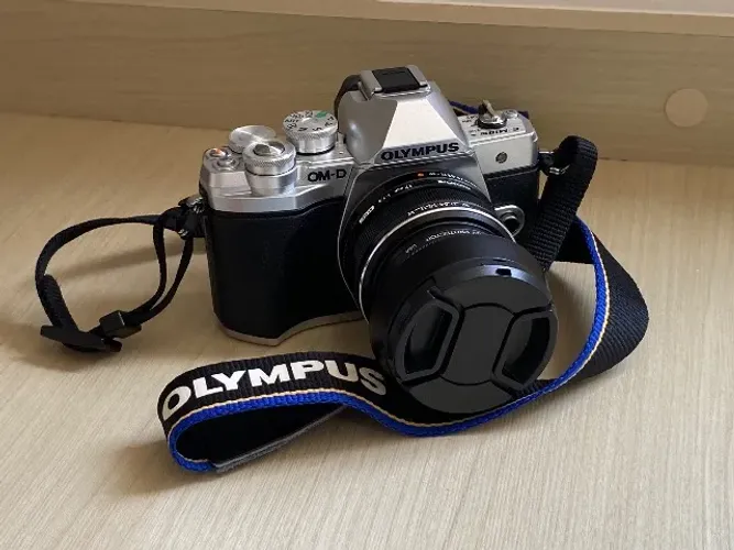 Câmera Olympus OM-D E-M10 Mark III + Lentes + Kit Completo (Pouco Uso - 5.000 cliques)