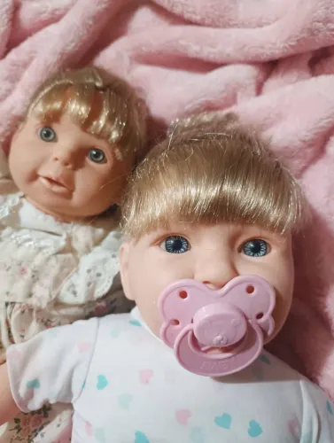Lote duas bonecas de marca ,uma Cotiplás e outra da Berna mede 45 cm lindas bbs