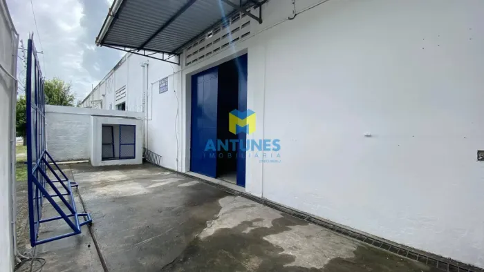 Alugue na Imbiribeira, galpão com 840m² com uma excelente estrutura administrativa