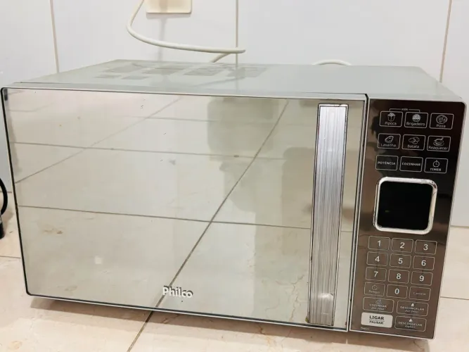 Microondas Philco espelhado