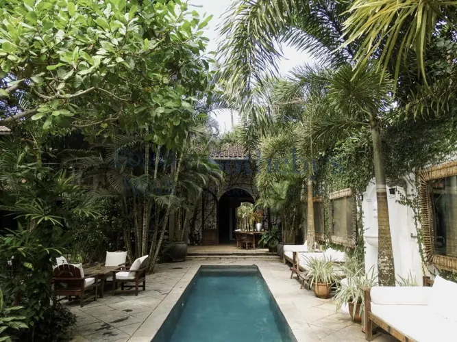 Casa próxima ao Quadrado de Trancoso com seis suítes