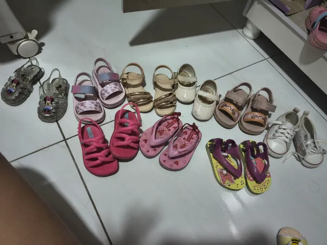 9 sandália de menina numeração 16 a 18