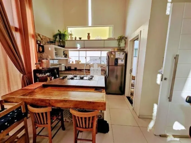 Casa de Condomínio com 4 quartos para Locação, Monte Verde - Florianópolis