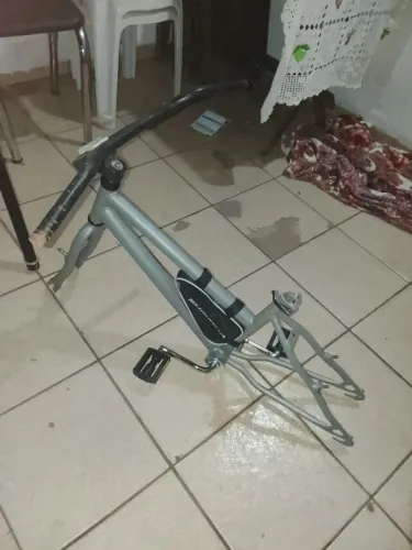 Quadro de bicicleta com outras peças promoção