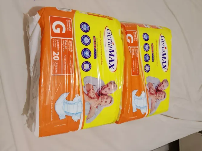 2 pacotes grande de fraldas geriátricas G por $50 reais