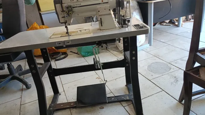 Máquina de costura pespontadeira ideal para confecção de uniformes e peças  intimas