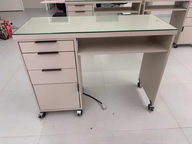Mesa para manicure MDF