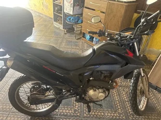 Moto NXR 160 bros pouco rodada, pneus novos, com revisão em dia único dono