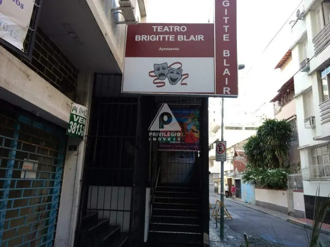 CASA DE RUA EM COPACABANA !