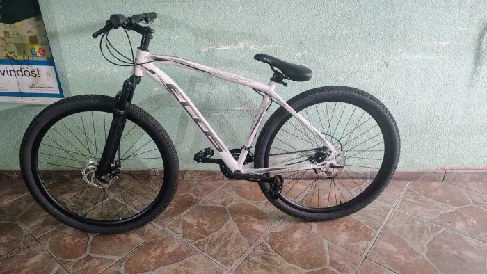 BICICLETA LINDA ARO 29