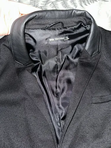 Blazer preto (tecido + couro)