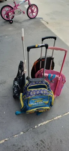 Mochila escolar com rodinha