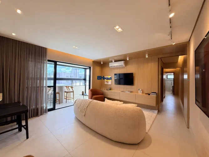 APARTAMENTO DE 3 QUARTOS, VARANDA, 2 VAGAS DE GARAGEM E 85 M² À VENDA NO BAIRRO COPACABANA