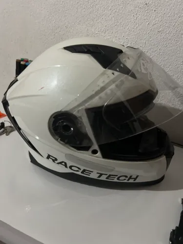 Capacete race tech com óculos interno