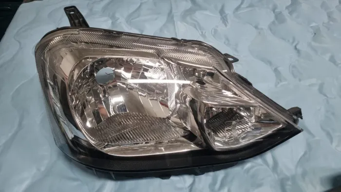 Par de Farol Toyota Etios  2013 2014 2016 2017