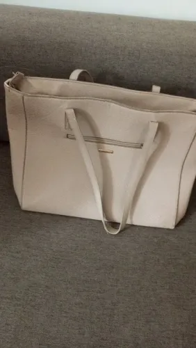 Bolsa Feminina Elegante e Linda - Ótimo Estado e Preço Imperdível!