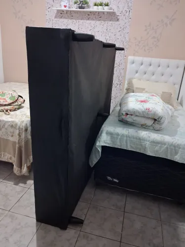 Base cama casal padrão. Usada como nova, somente uns rasgos laterais.