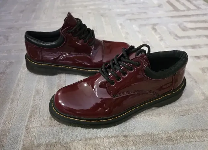 Sapato Colegial Inglês Estilo Veggie Verniz Vinho 39 BR