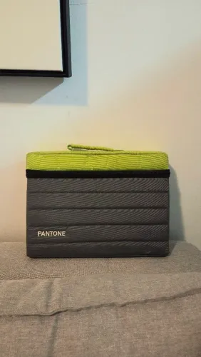 Pantone