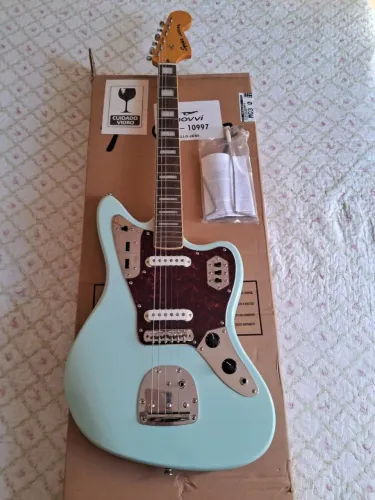 Vendo guitarra fender toda revisada na caixa