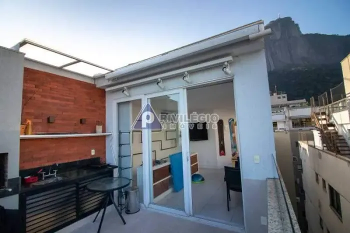 Cobertura à venda na Lagoa, 2 quartos e 1 vaga
