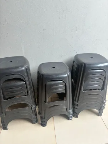 Banquetas de plástico preta 15 unidades