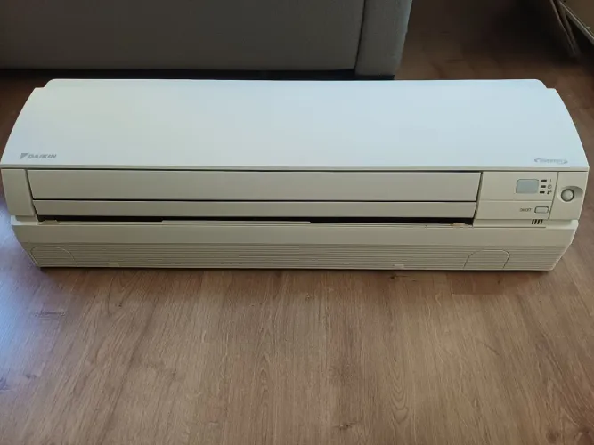 Evaporadora Daikin 9000btus - FTXS25KVM