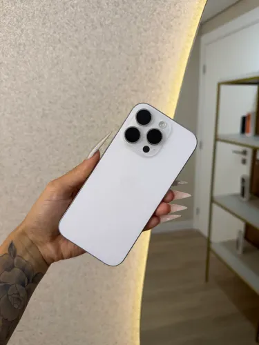 iPhone 16 Pro 128GB Titânio Branco