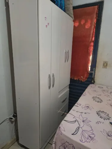 Guarda roupa de solteiro 