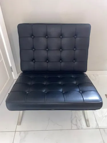 Poltrona Barcelona Preta - Estrutura Aço Inox (Etna)