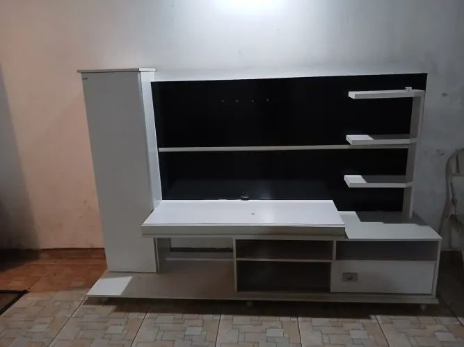 Estante de sala com painel
