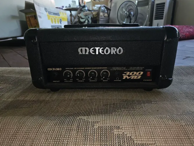 Amplificador para Contra Baixo Meteoro