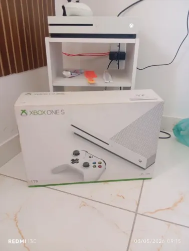 Xbox one S 1,000