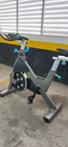 Bike Spinning Profissional Roda De Inércia 18kg - Indoor