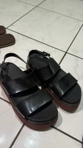 melissa nova original plataforma cosmic sandal next gen tamanho 38 preta com solado marrom