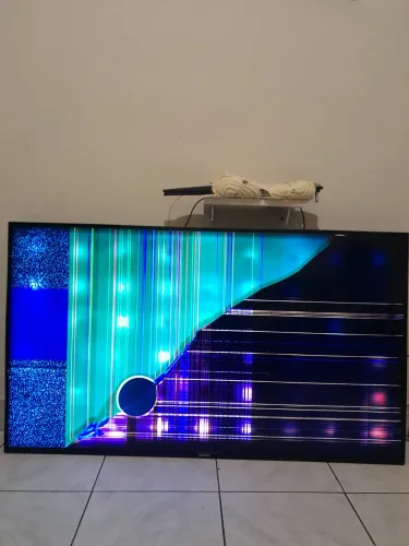 TV Samsung J6300 tela 48 polegadas para retirar peças
